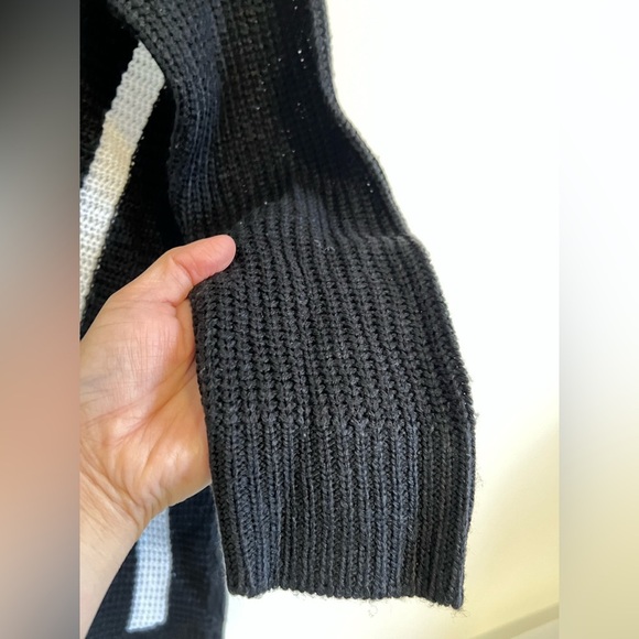 VENUS Womens Sweater Small Ribbed Knit Black White Deep VNeck Long Sleeve Winter - Picture 11 of 16